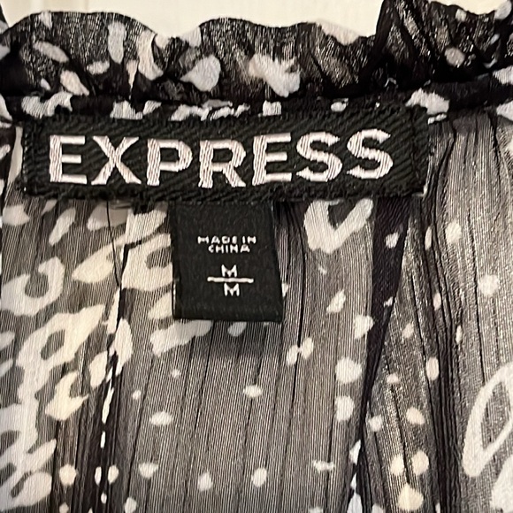 Express Women’s Flowy Top with Elastic Bottom - Picture 2 of 6